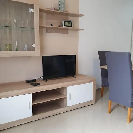 Mit Balkon Fuer Zwei Bis Vier Personen By Interhome *