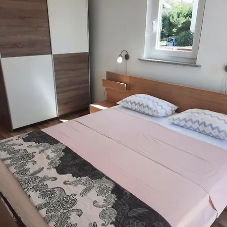 Mit Balkon Fuer Zwei Bis Vier Personen By Interhome *