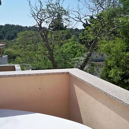 Apartman Mit Balkon Fuer Zwei Bis Vier Personen By Interhome *