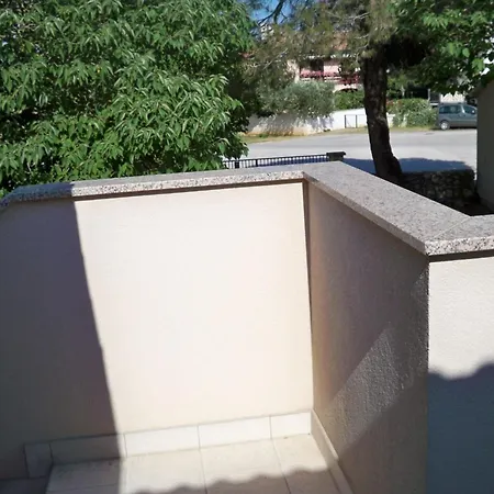 Apartman Mit Balkon Fuer Zwei Bis Vier Personen By Interhome *